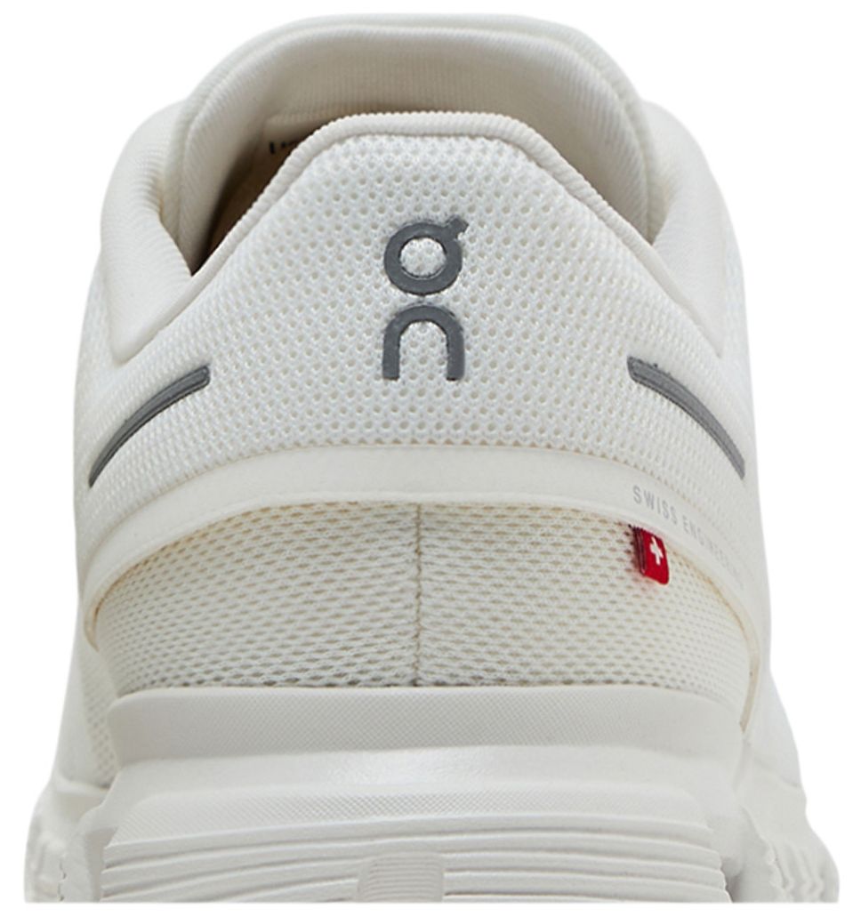 On Running Cloud 6 All White