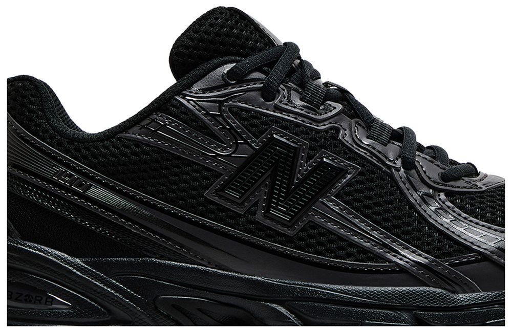New Balance 740 Triple Black