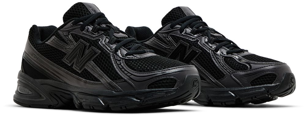 New Balance 740 Triple Black