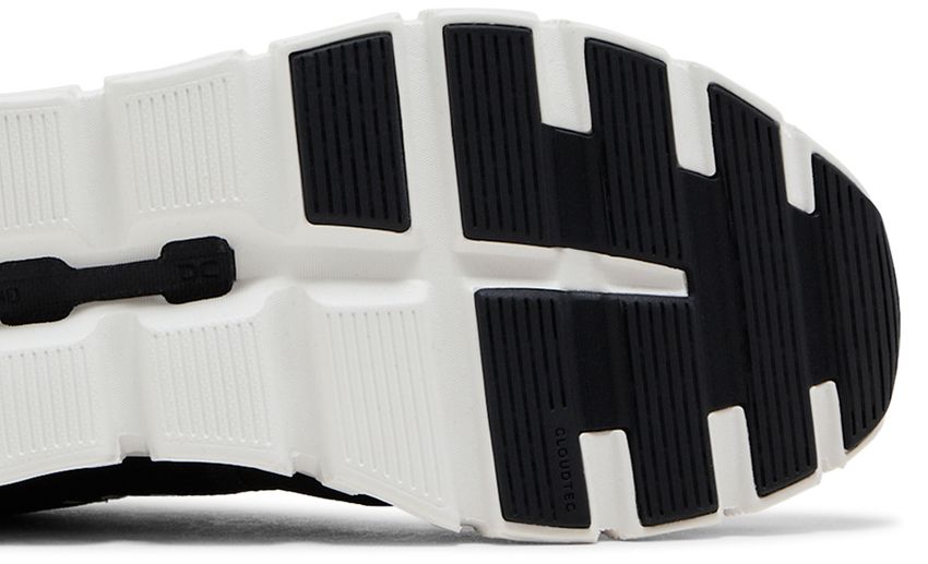 On Running Cloud 6 Black White