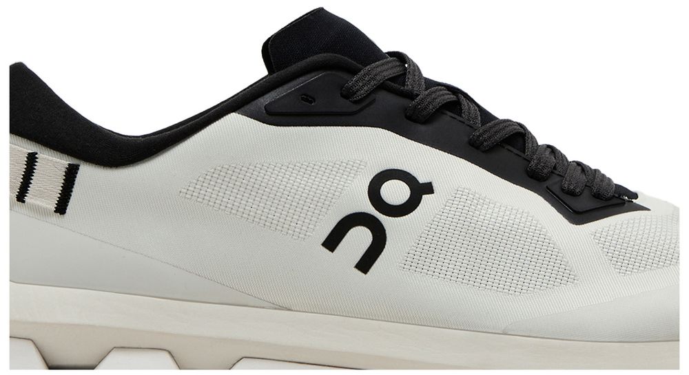On Running Cloudzone Ice Black