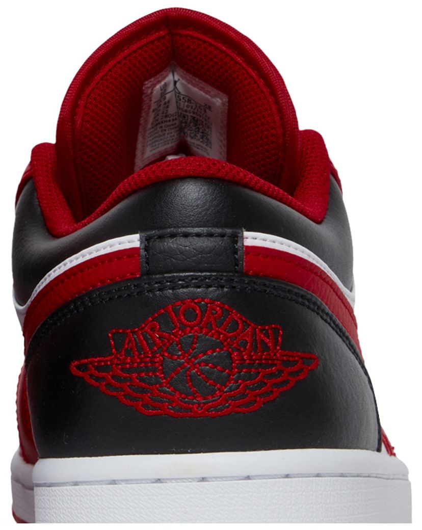 Jordan 1 Low Bulls