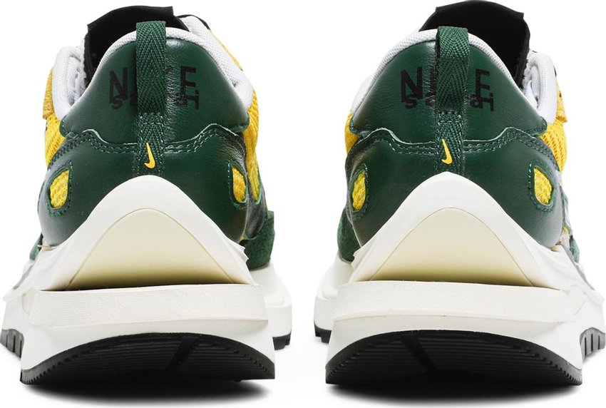 Nike Vaporwaffle sacai Tour Yellow Stadium Green
