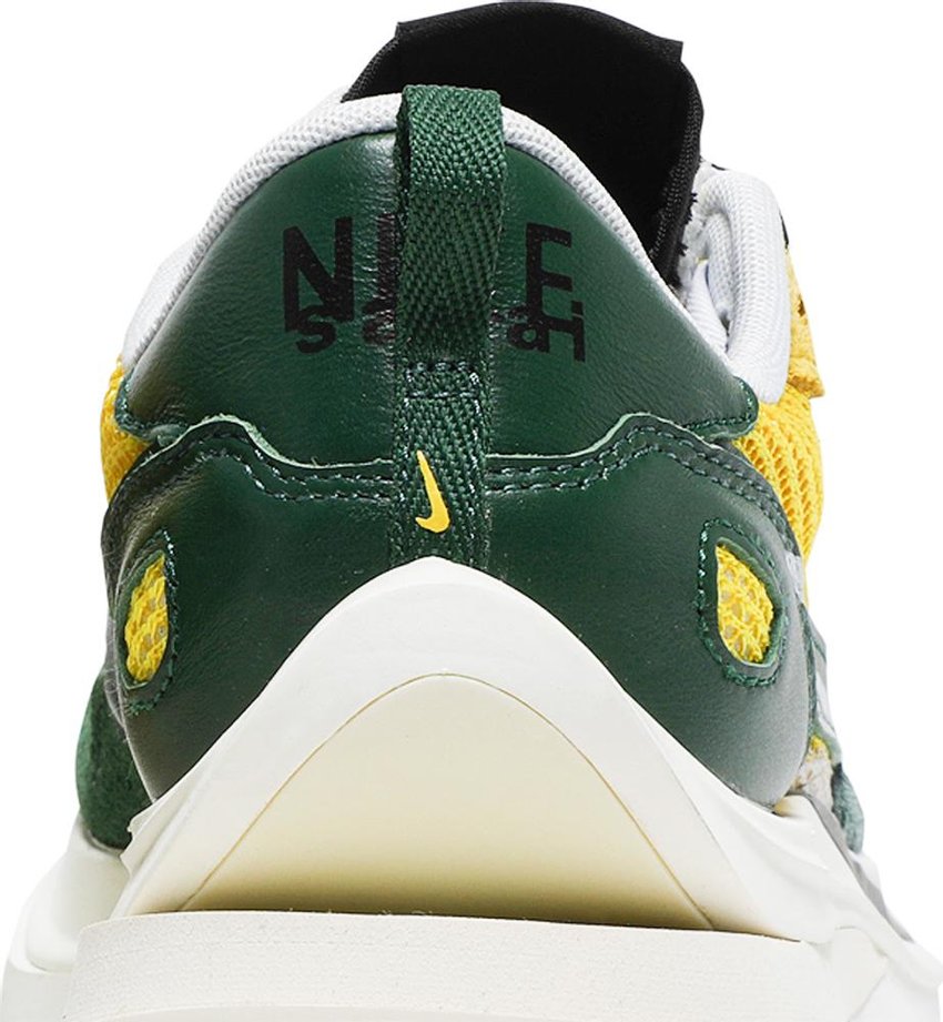 Nike Vaporwaffle sacai Tour Yellow Stadium Green