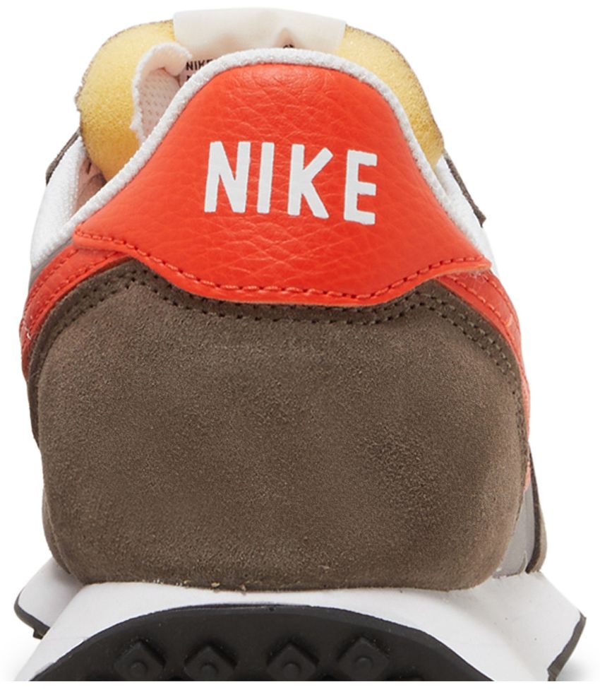 Nike Waffle Trainer 2 Moon Fossil Team Orange