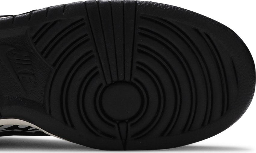 Nike SB Dunk Low OG QS Quartersnacks Zebra