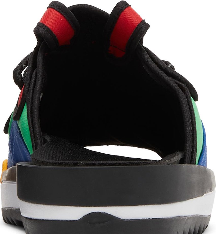 Nike Offline 2.0 Uno Wild Card