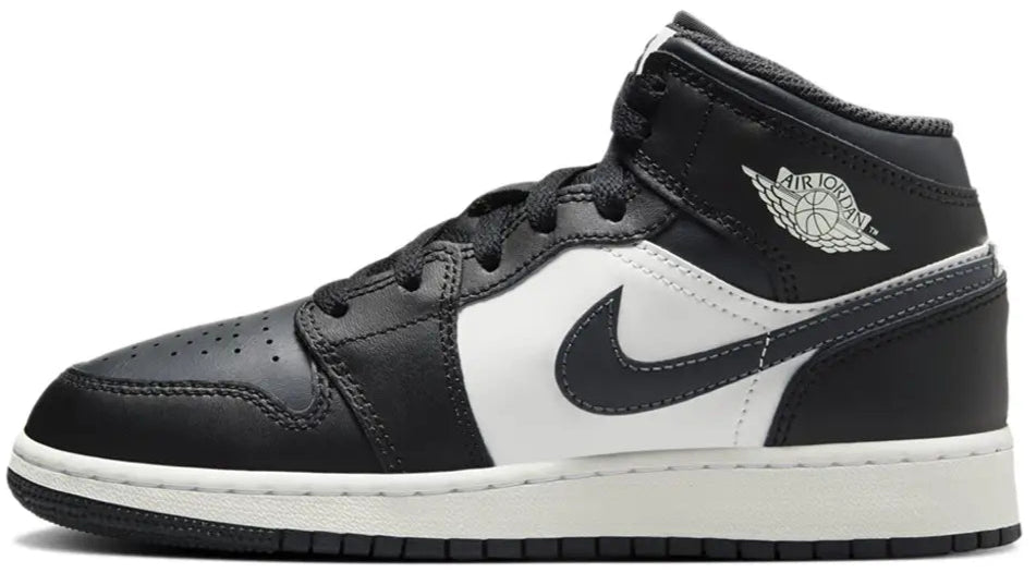 Jordan 1 Mid Off Noir Toe