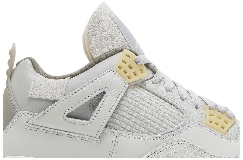Jordan 4 Retro SE Craft Photon Dust