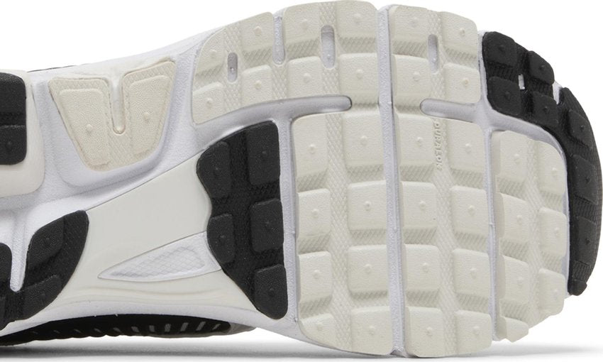 Nike Zoom Vomero 5 White Black