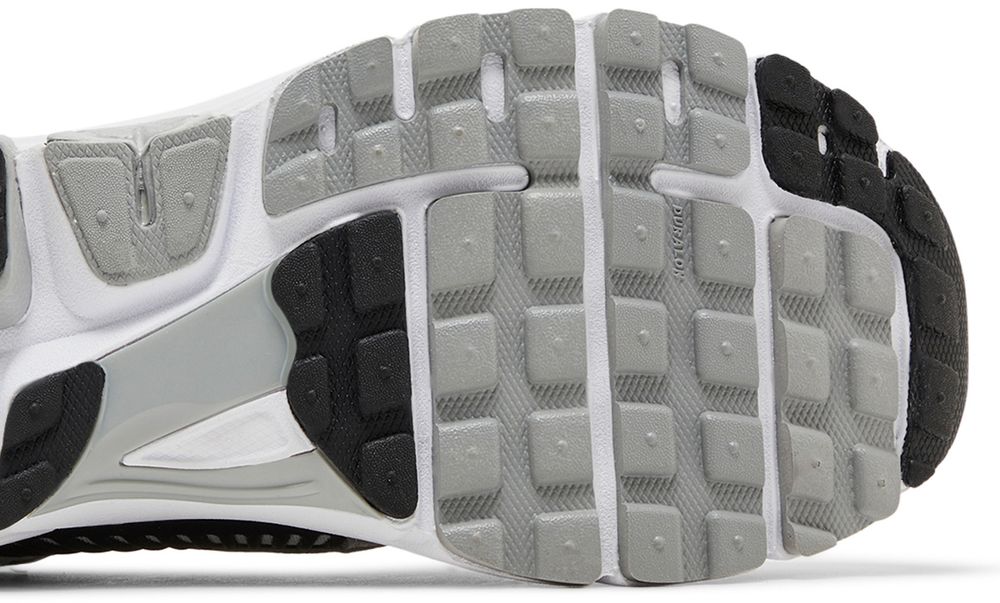 Nike Zoom Vomero 5 Metallic Silver Black