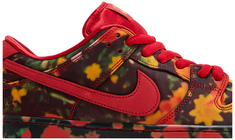 Nike SB Dunk Low The Wizard of Oz Poppy Field