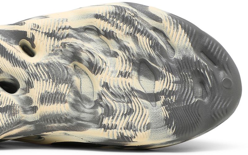 adidas Yeezy Foam RNNR MXT Moon Gray