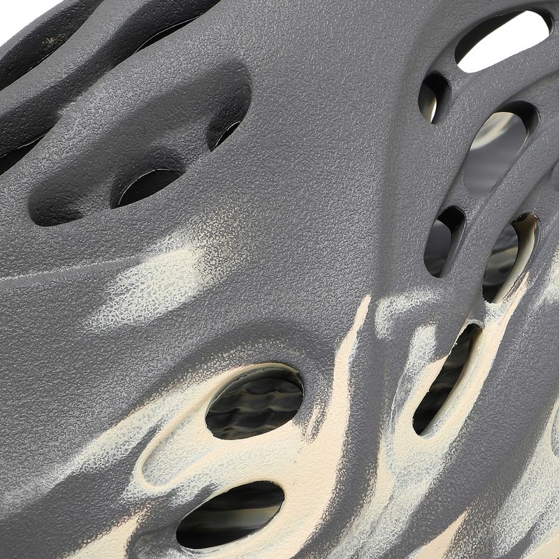 adidas Yeezy Foam RNNR MXT Moon Gray