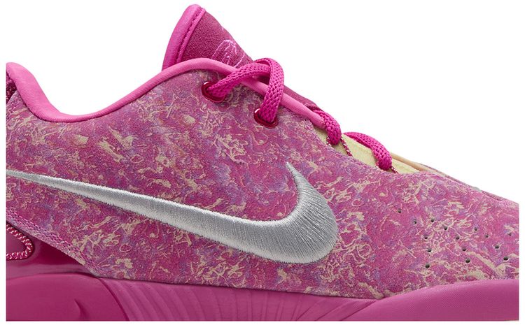 Nike LeBron 21 The World Is Your Oyster