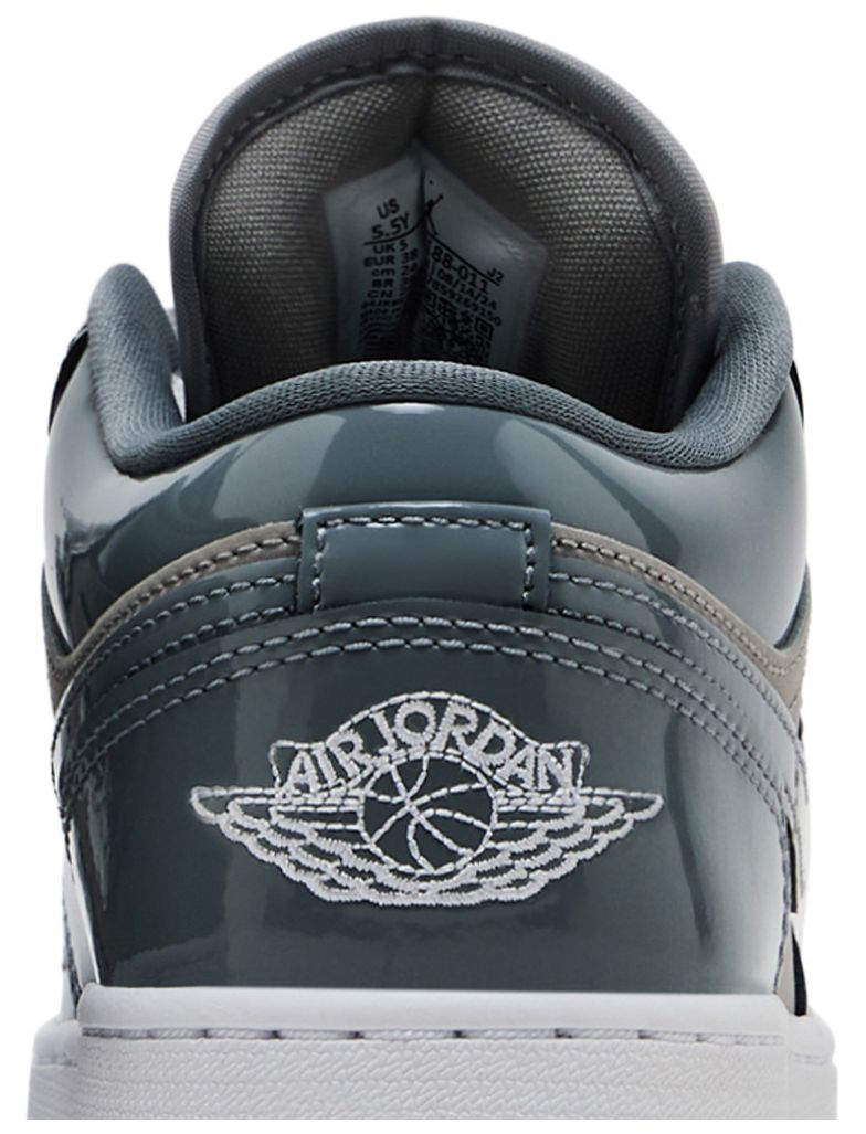 Jordan 1 Low SE Medium Grey Cool Grey White (GS)