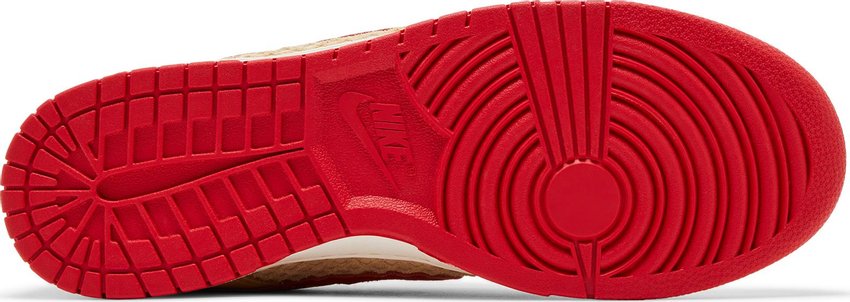 Nike Dunk Low Retro SE Strawberry Waffle