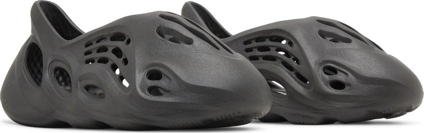 adidas Yeezy Foam RNNR Onyx