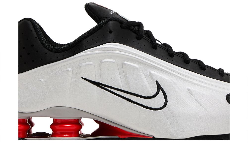 Nike Shox R4 Black Metallic Silver (2025)