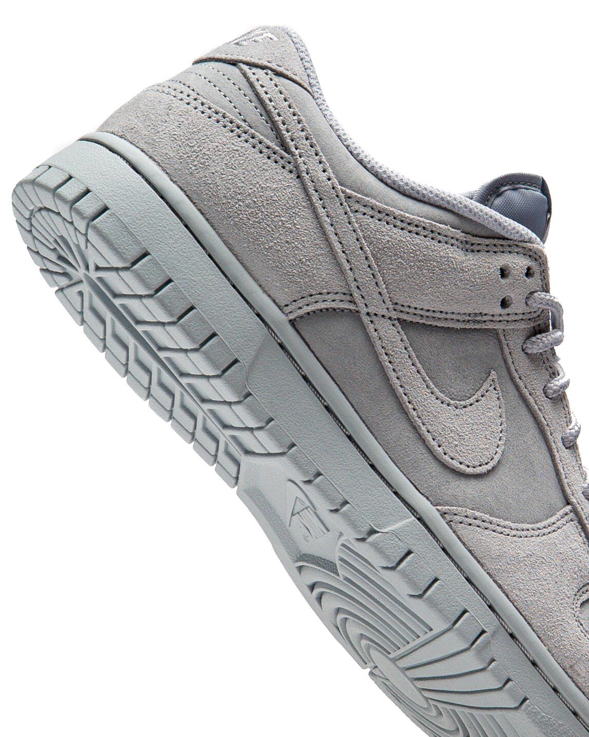 Nike Dunk Low SE Wolf Grey