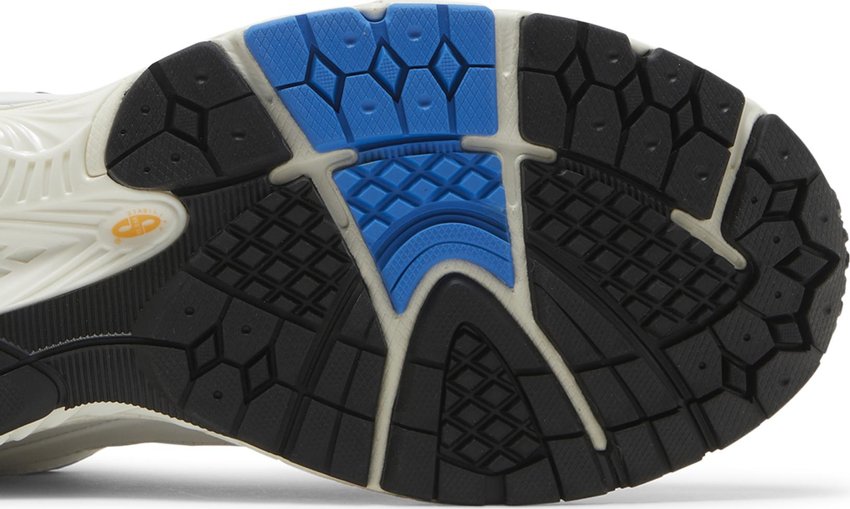 New Balance 2002R Vibrant Apricot