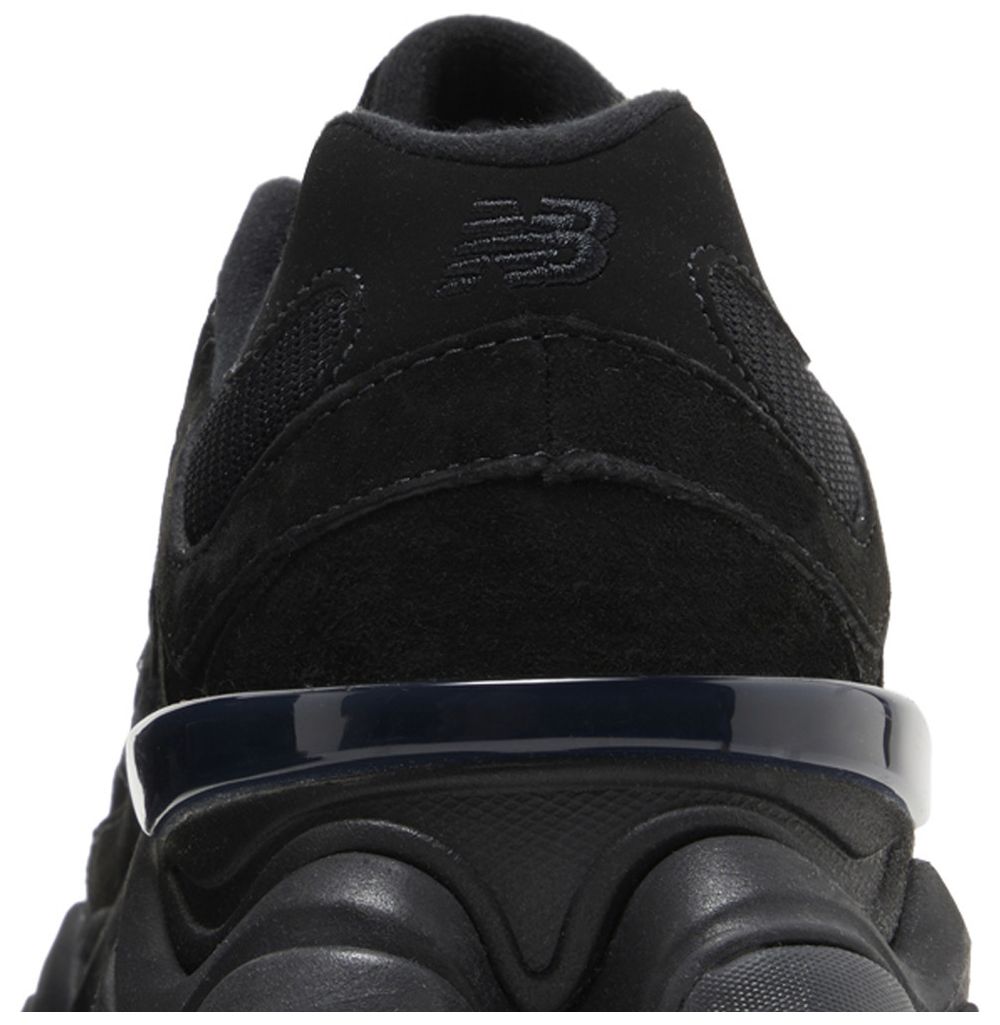 New Balance 9060 Triple Black