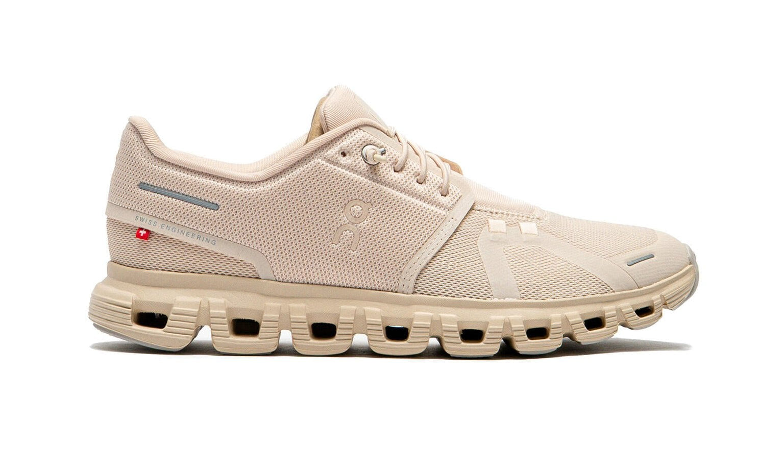 On Running Cloud 6 Sand (Women's)