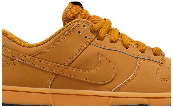 Nike Dunk Low Retro SE Wheat Gum