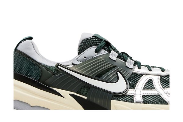 Nike V2K Run Vintage Green