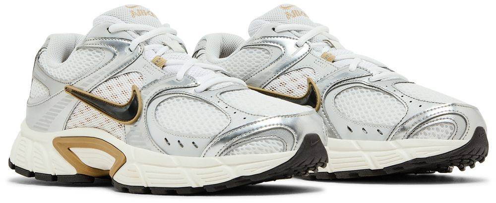 Nike V5 RNR Parachute Beige Metallic Pewter