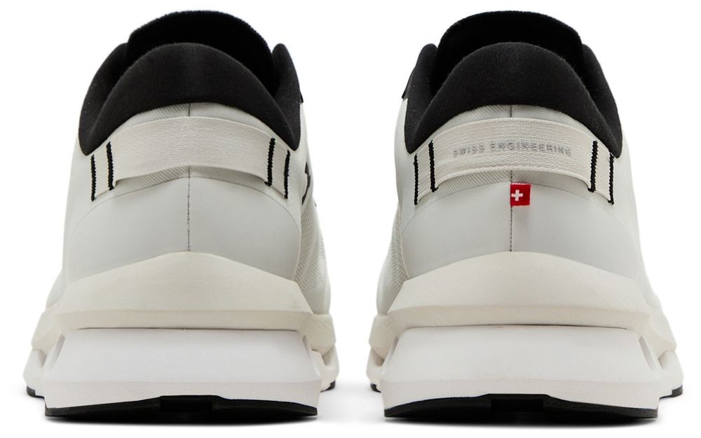 On Running Cloudzone Ice Black