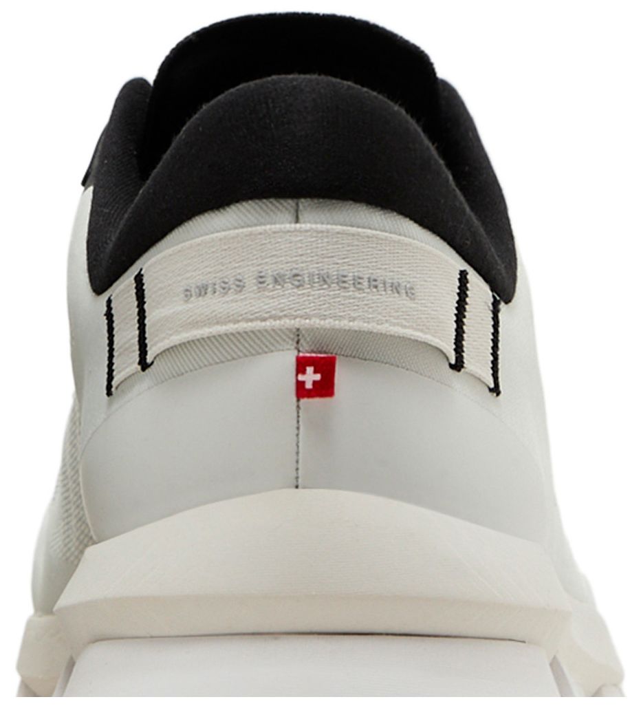 On Running Cloudzone Ice Black