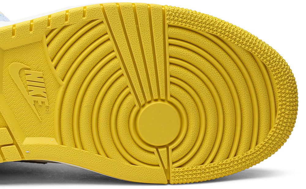 Jordan 1 Mid SE Fearless Maison Chateau Rouge