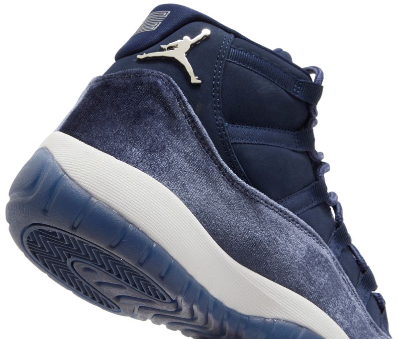 Jordan 11 Retro Midnight Navy (Women's)