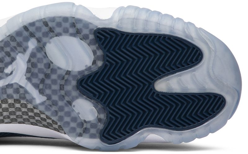 Jordan 11 Retro Low Snake Navy (2019)