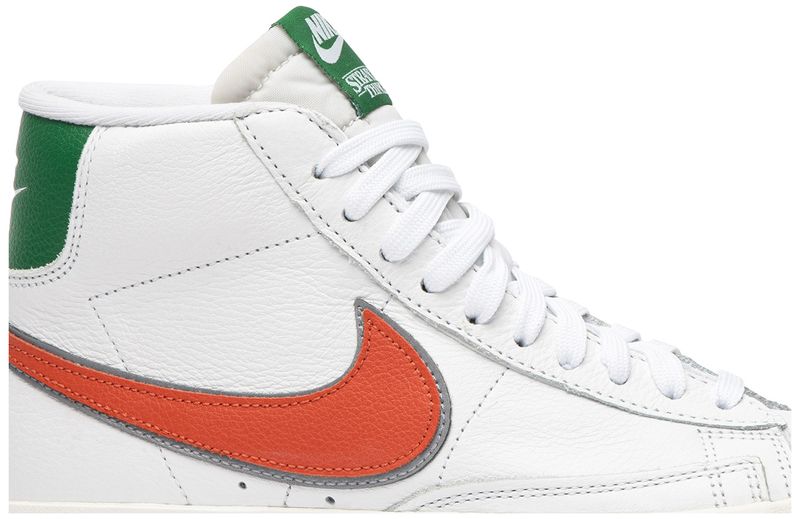 Nike Blazer Mid Stranger Things Hawkins High School