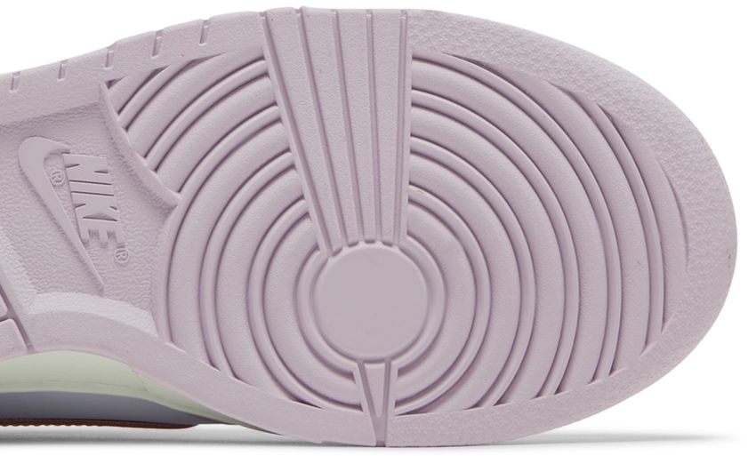 Nike Dunk Low Easter 2022 (Women's)