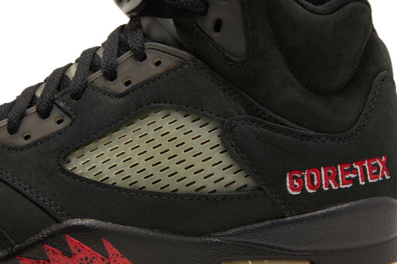 Jordan 5 Retro Gore-Tex Off-Noir (Women's)