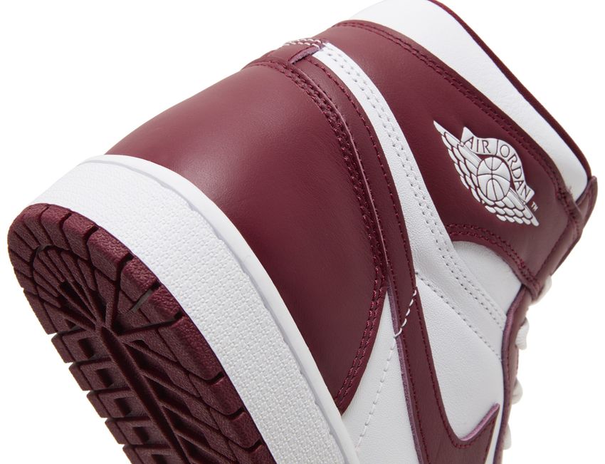 Jordan 1 Retro High OG Team Red