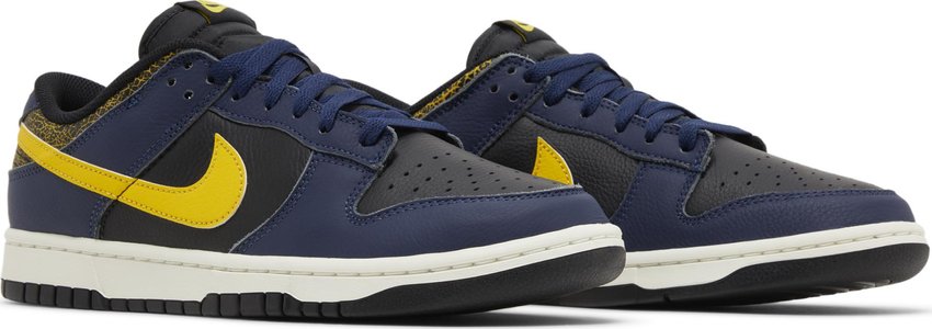 Nike Dunk Low Vintage Michigan