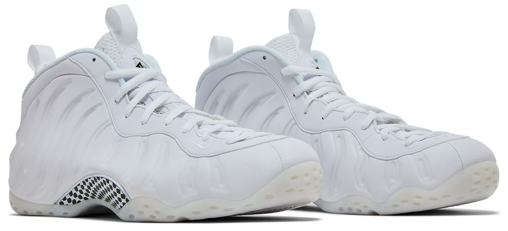 Nike Air Foamposite One Triple White