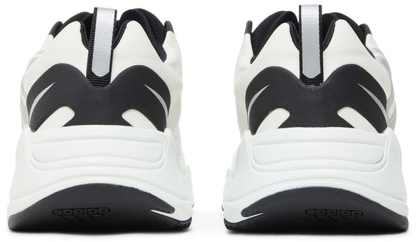 adidas Yeezy Boost 700 MNVN Laceless Analog