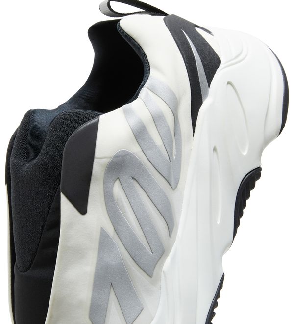 adidas Yeezy Boost 700 MNVN Laceless Analog