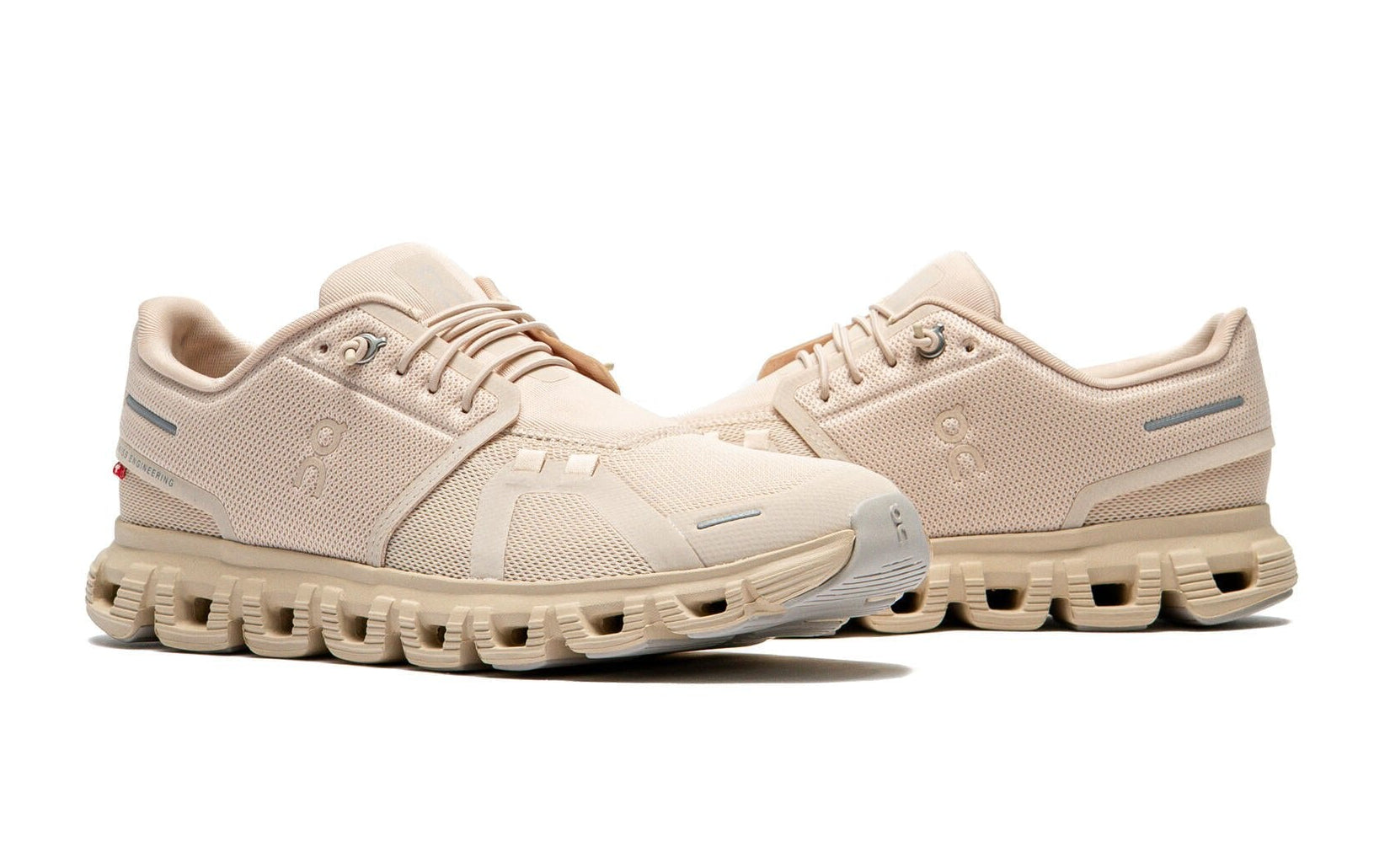 On Running Cloud 6 Sand (Women's)