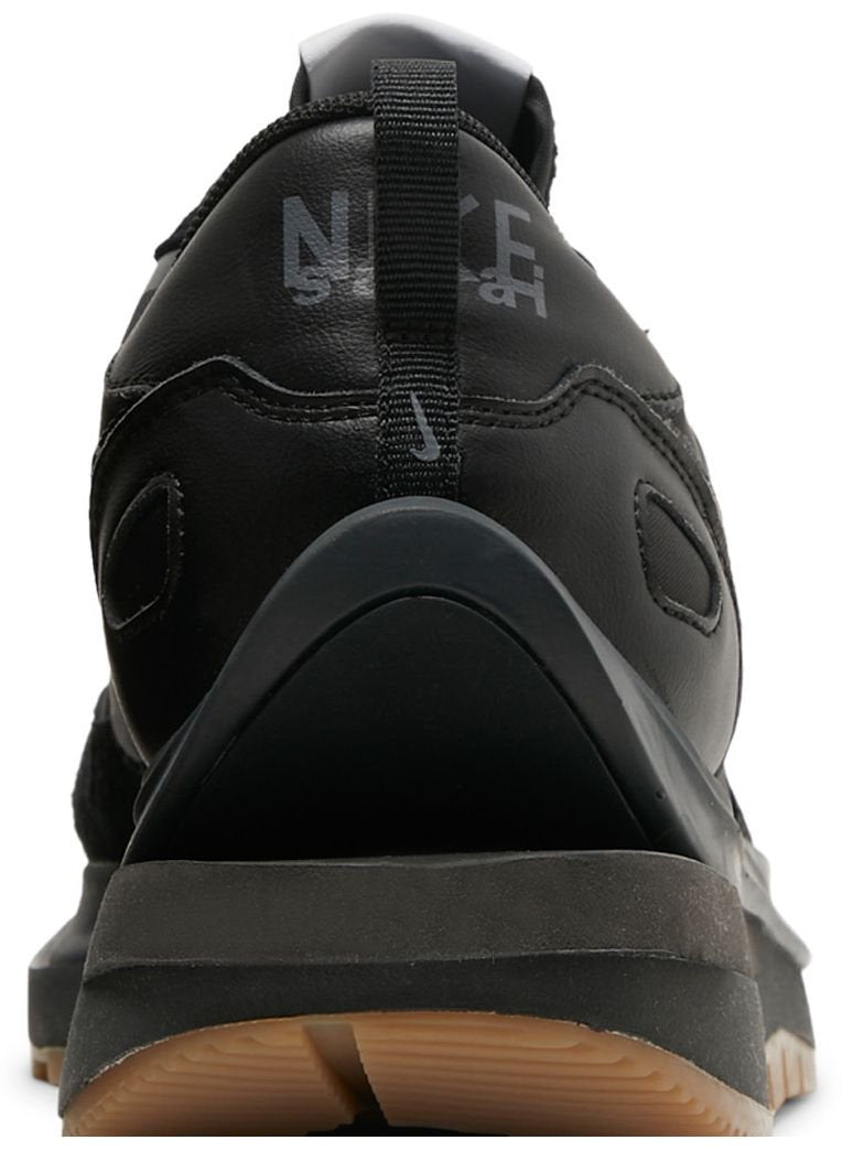 Nike Vaporwaffle sacai Black Gum