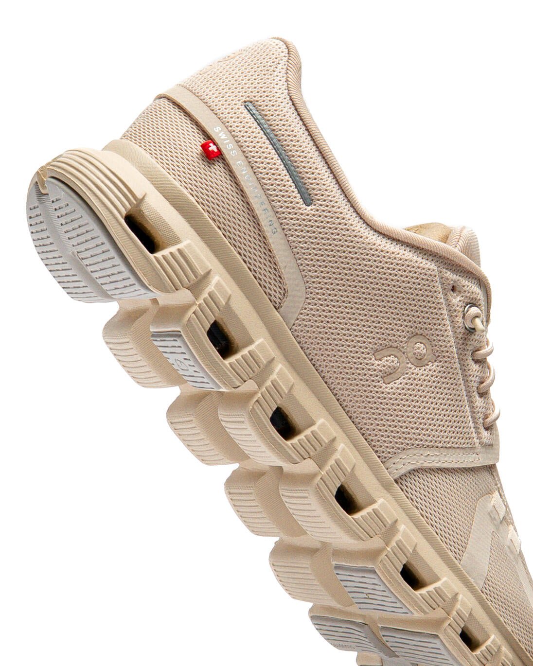 On Running Cloud 6 Sand (Women's)