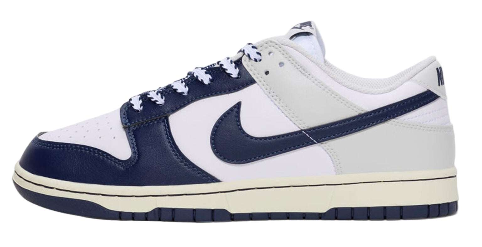 Nike Dunk Low New York Yankees
