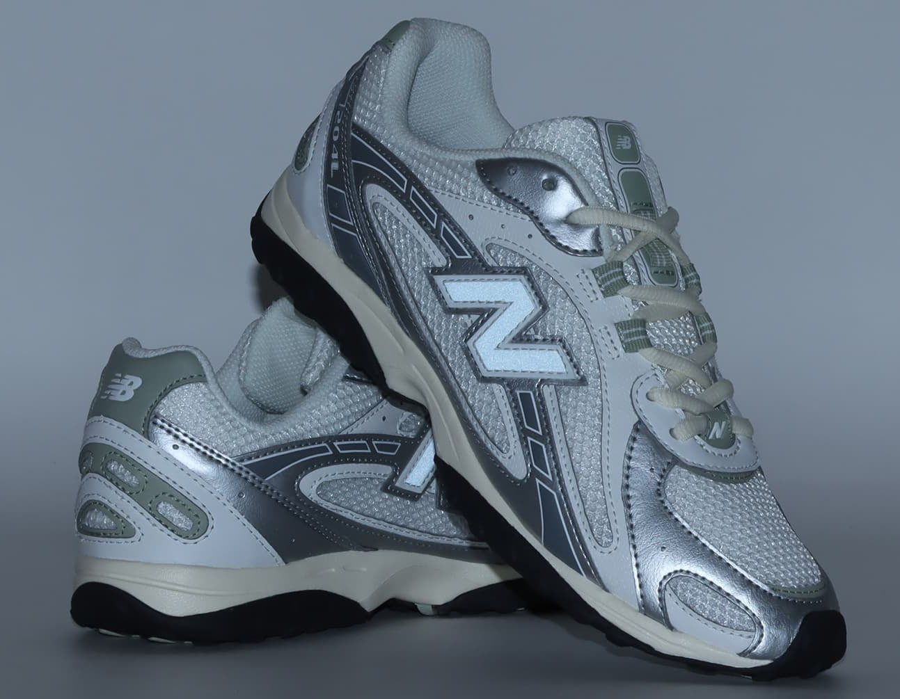 New Balance 204L Silver Metallic Sage Green